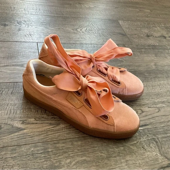 Women’s pink Puma sneakers - Picture 1 of 1